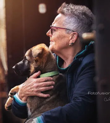 Mathilde Lehmann mit Hund